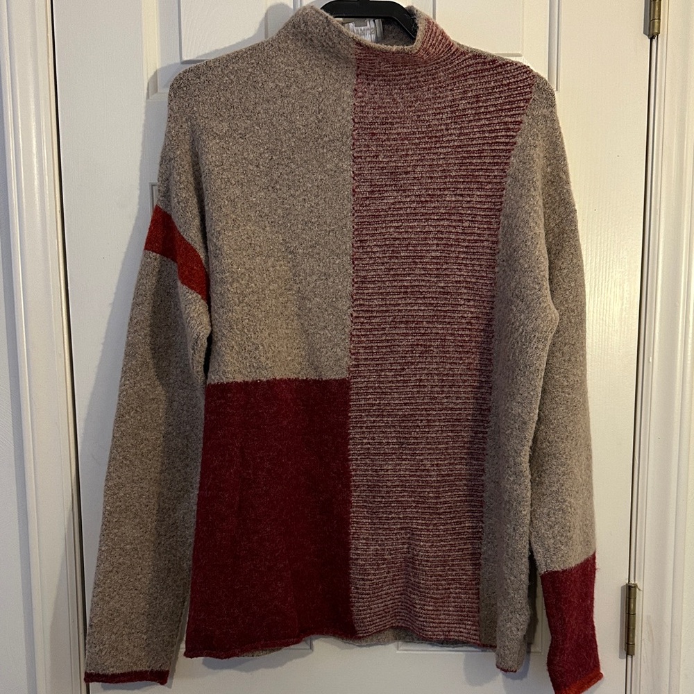 Cyrus Funnel neck warm Sweater - Red and Beige